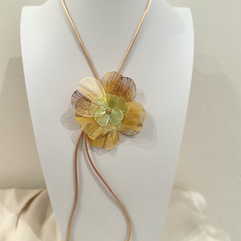 halsketting met maxi bloem in goud en groen