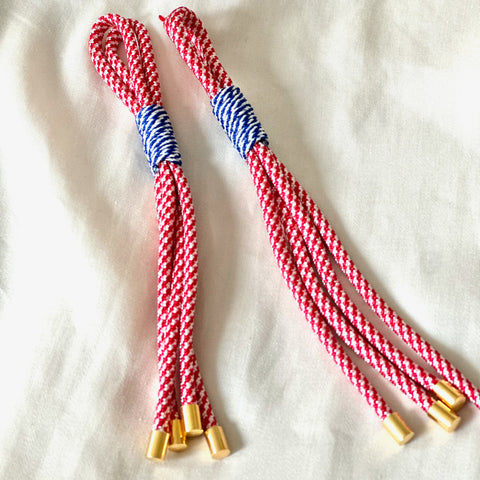 charm in rood en blauw